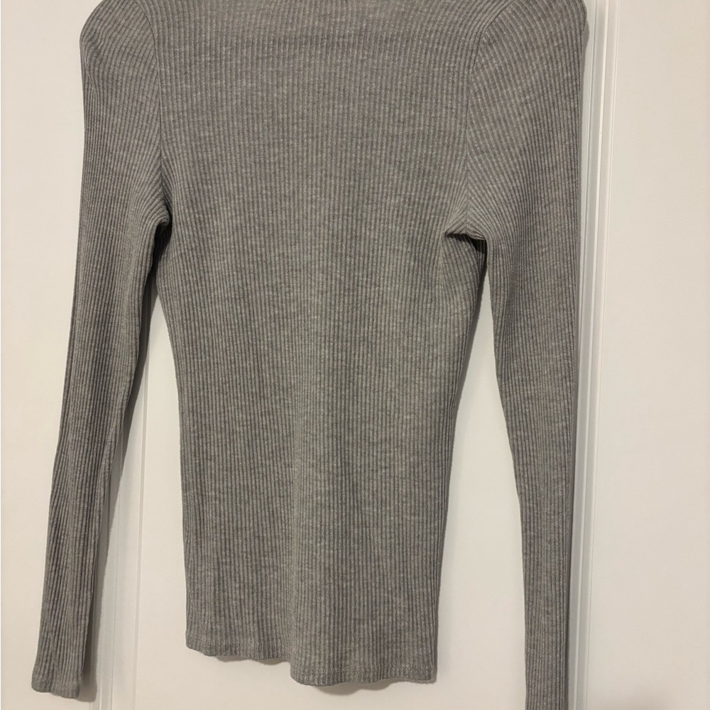Gray Ribbed Long Sleeve Top - Picture 2 of 2
